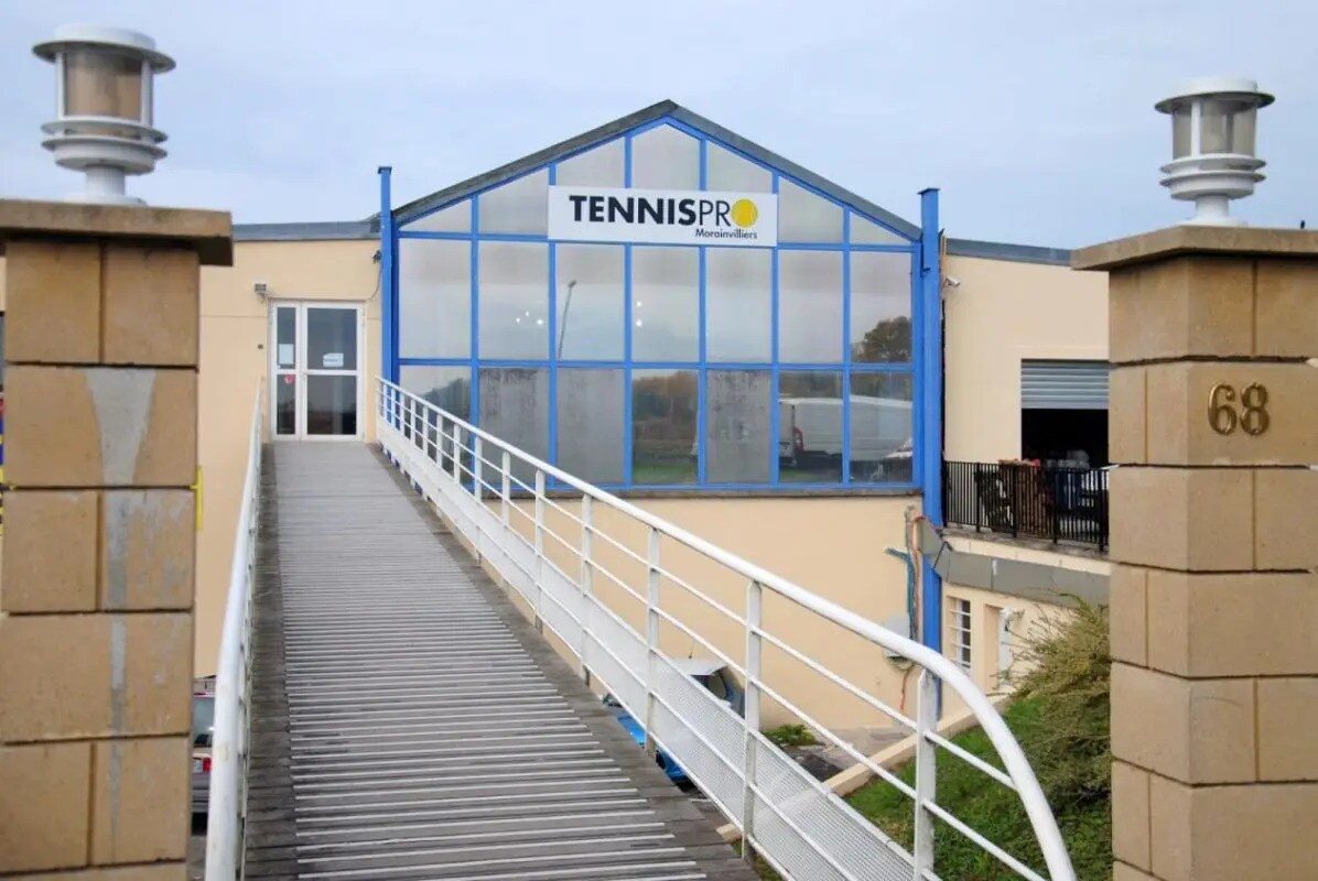 Office in Morainvilliers for sale Building Photo- Image 1 of 8