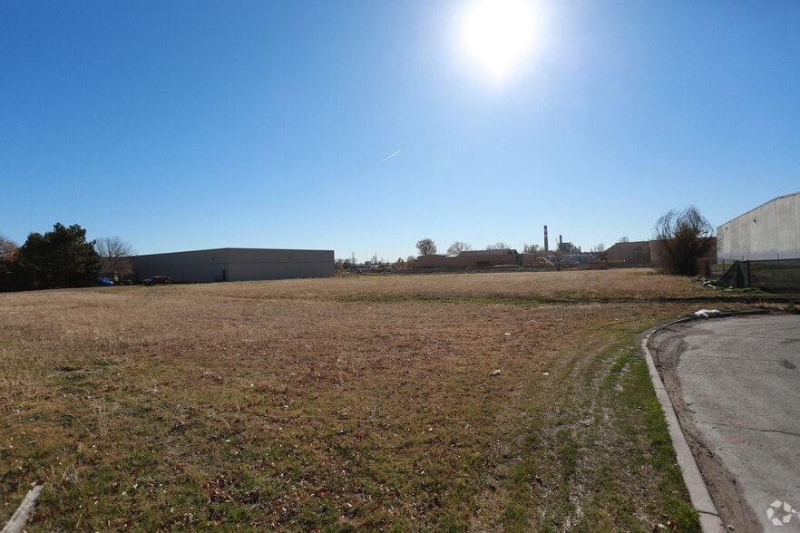 1700 E 68th Ave, Denver, CO for lease - Building Photo - Image 2 of 4