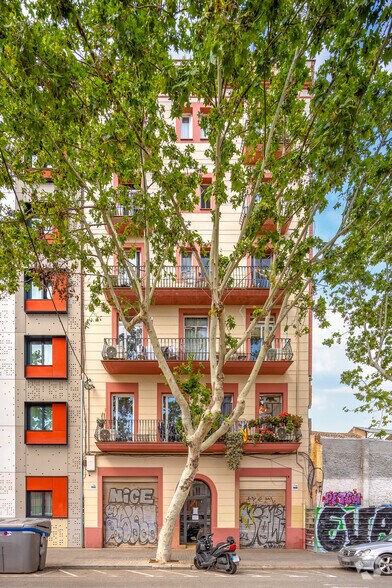 Multifamily in Barcelona, Barcelona for sale - Primary Photo - Image 1 of 1