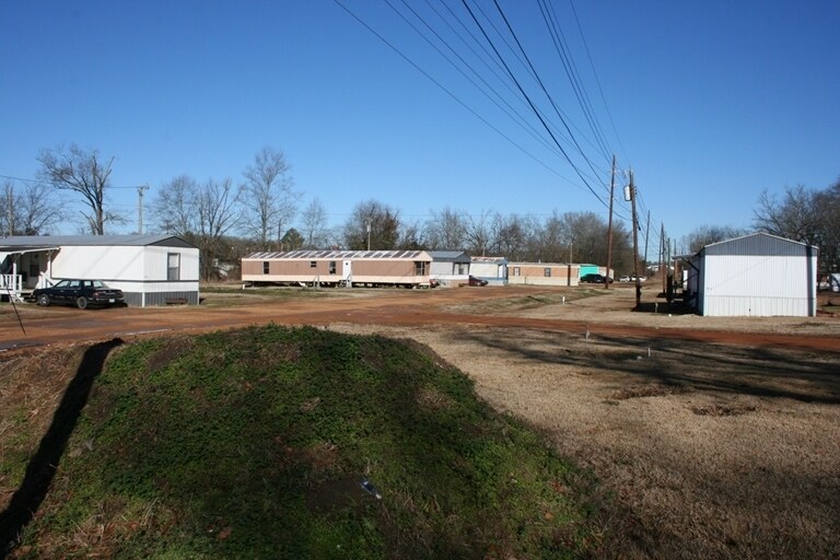 615 Mayhew St, West Point, MS for sale Primary Photo- Image 1 of 1