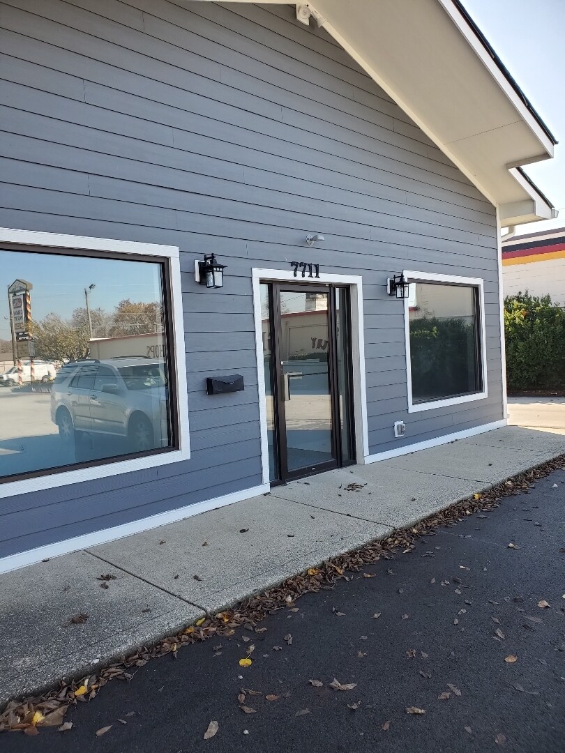 7711 Pendleton Pike, Indianapolis, IN for sale Building Photo- Image 1 of 1