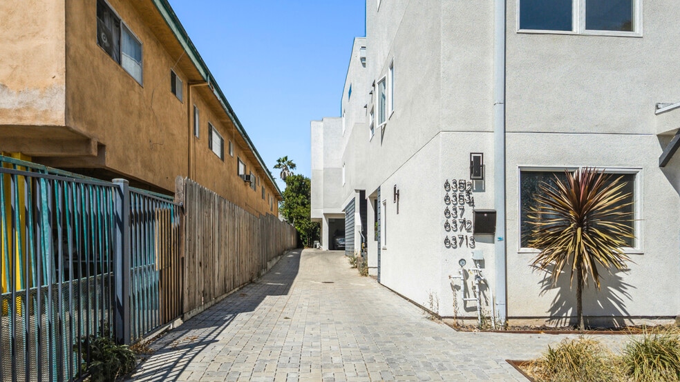 635 N Harvard Blvd, Los Angeles, CA for sale - Building Photo - Image 3 of 46