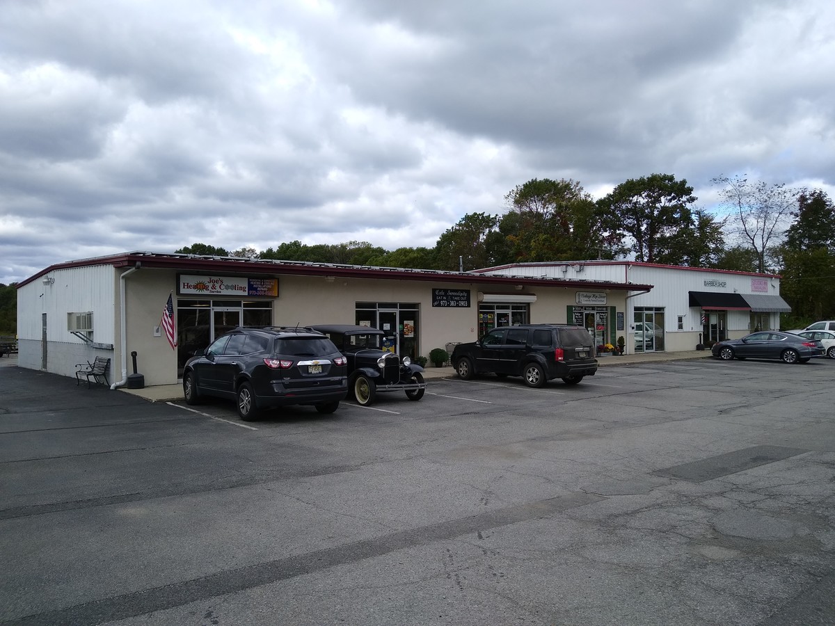 89 Hampton House Rd, Newton, NJ 07860