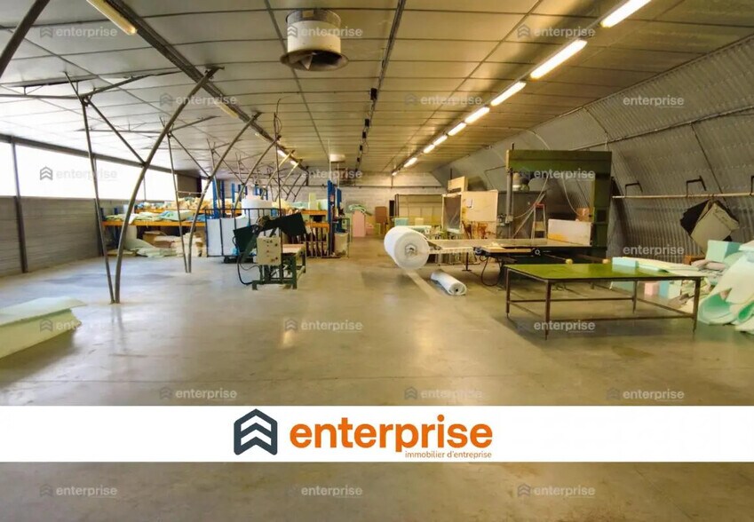 Flex in Béthisy-Saint-Pierre for lease - Interior Photo - Image 1 of 1