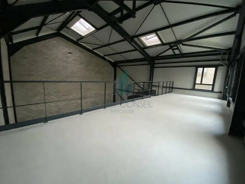 Flex in Groslay for lease - Interior Photo - Image 3 of 9