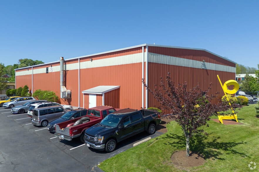255 Franklin St, Bristol, RI for lease - Primary Photo - Image 1 of 6