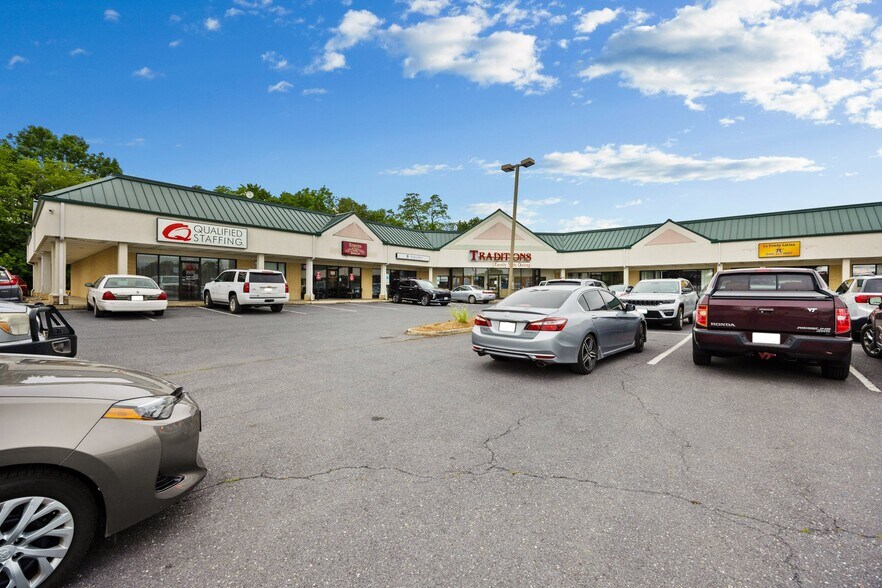 625 Mount Clinton Pike, Harrisonburg, VA for lease - Building Photo - Image 2 of 11