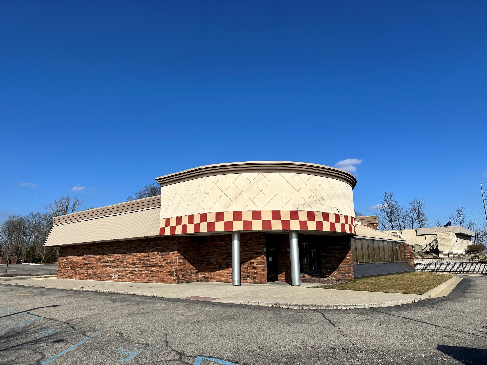 10587 E Highland Rd, Hartland, MI for sale Building Photo- Image 1 of 7