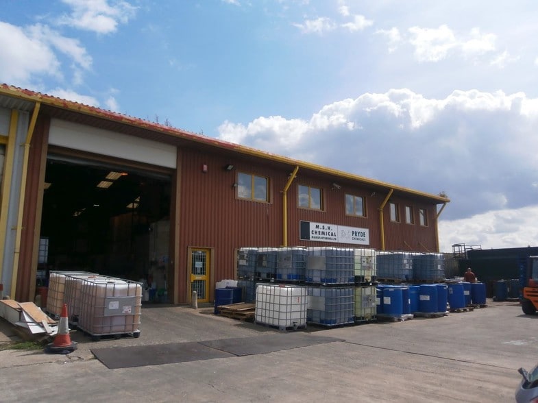 Oak Ln, Kingswinford for sale - Primary Photo - Image 1 of 1