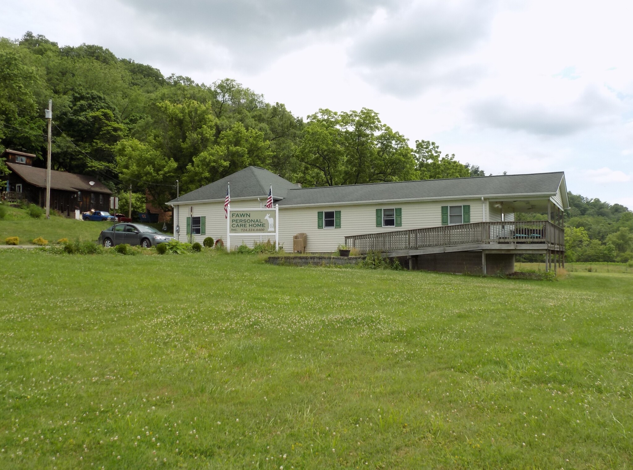 282 Shawnderosa Dr, Tarentum, PA for sale Primary Photo- Image 1 of 1