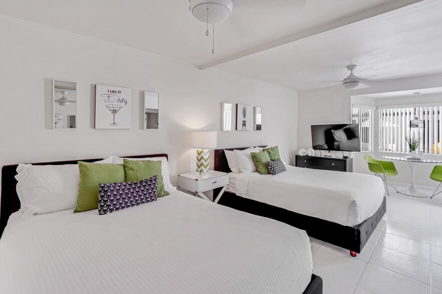 350 S Belardo Rd, Palm Springs, CA for sale - Interior Photo - Image 3 of 33