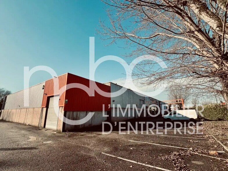 Industrial in Vaulx-en-Velin for sale - Building Photo - Image 1 of 35