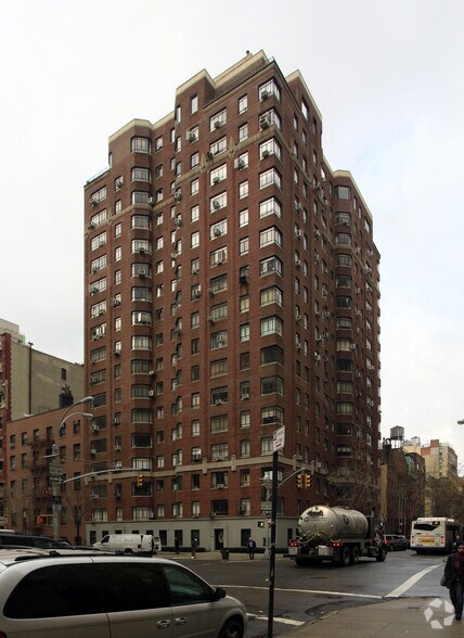 20 Fifth Ave, New York, NY for sale - Building Photo - Image 1 of 1