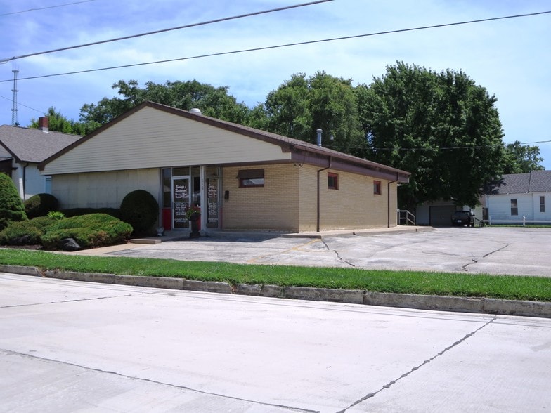 610 W Chestnut St, Bloomington, IL for sale - Primary Photo - Image 1 of 1