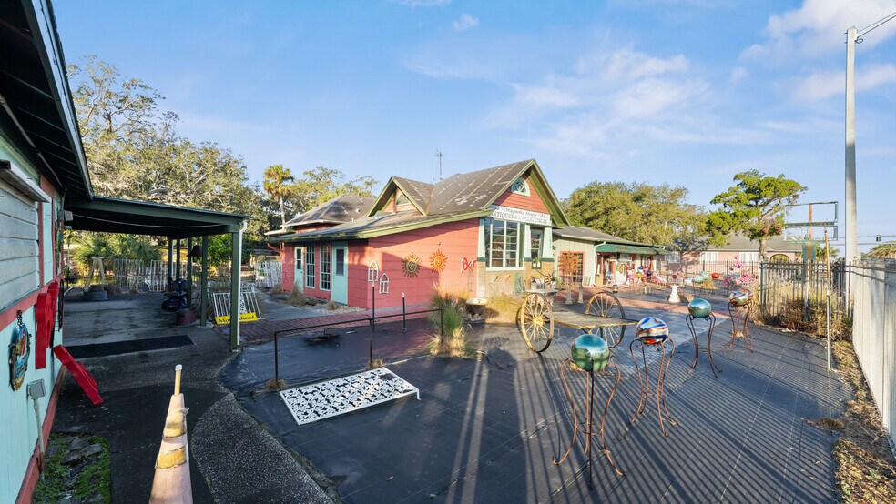 1078 Ridgewood Ave, Holly Hill, FL for sale - Primary Photo - Image 1 of 8