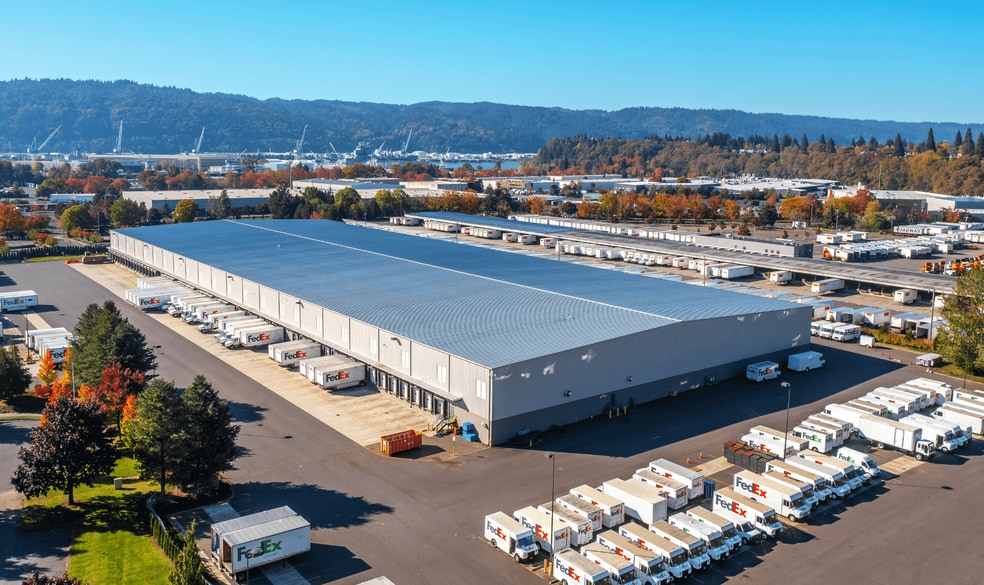 6447 N Cutter Cir, Portland, OR for sale - Building Photo - Image 1 of 1