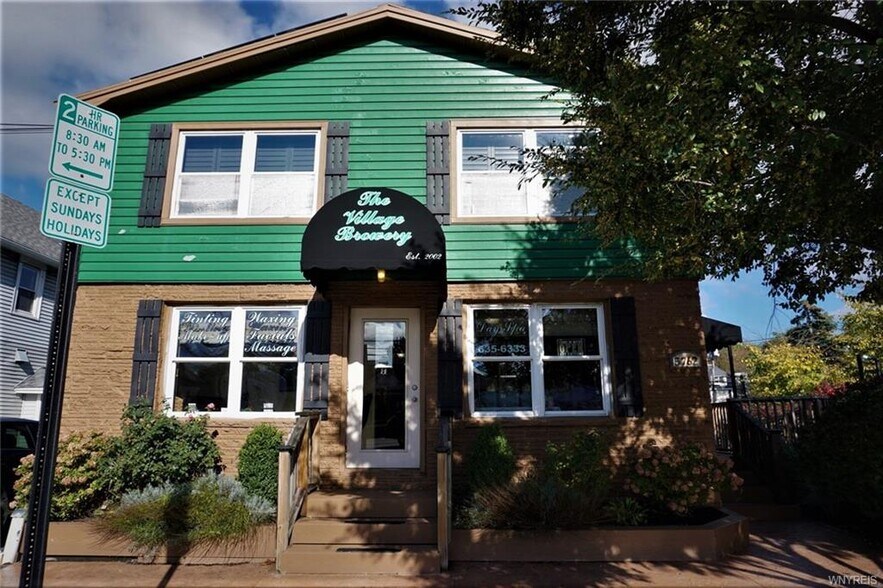 5762-5764 Main St, Buffalo, NY for sale - Primary Photo - Image 1 of 1