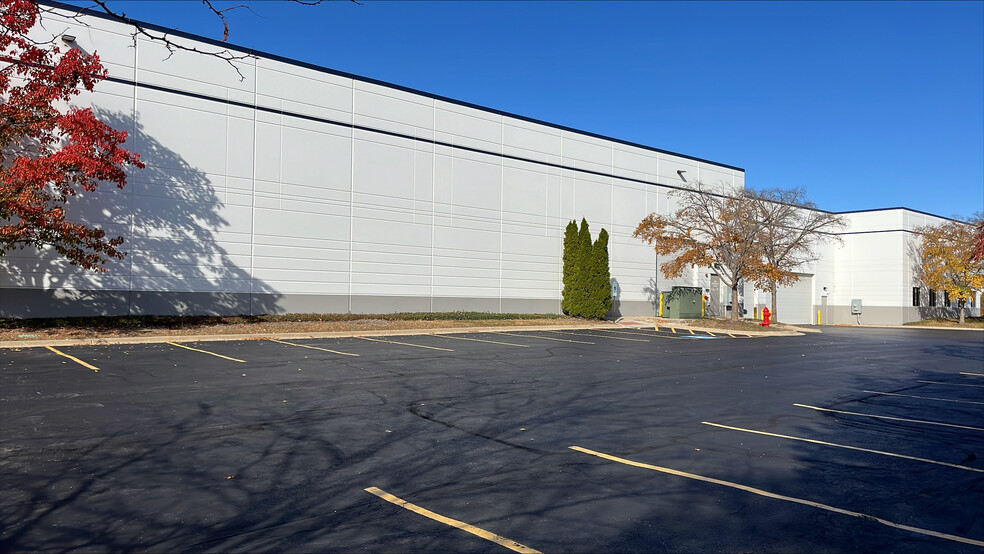 1290-1298 Ensell Rd, Lake Zurich, IL for lease - Building Photo - Image 2 of 5