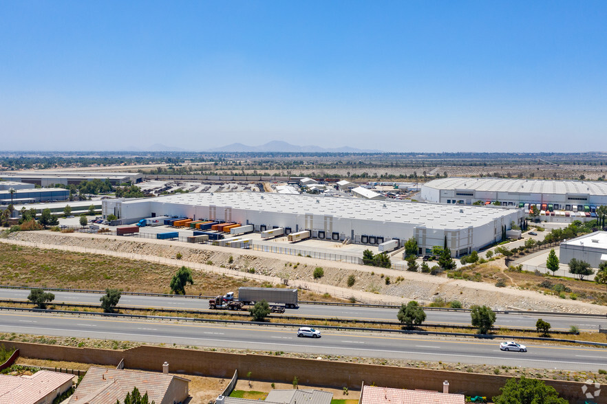 5685 Industrial Pky, San Bernardino, CA for lease - Primary Photo - Image 1 of 3