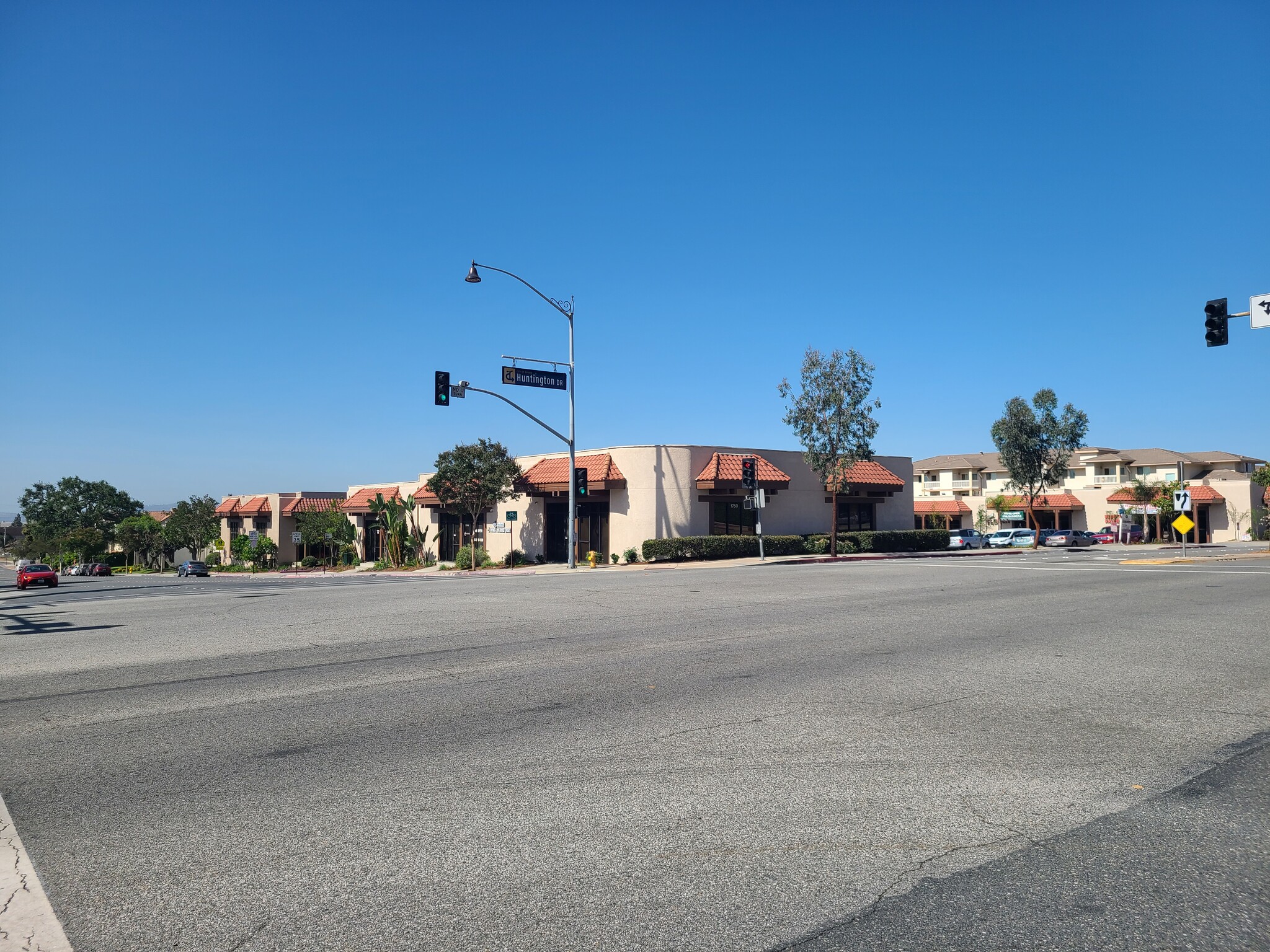 1740 Huntington Dr, Duarte, CA for lease Building Photo- Image 1 of 7