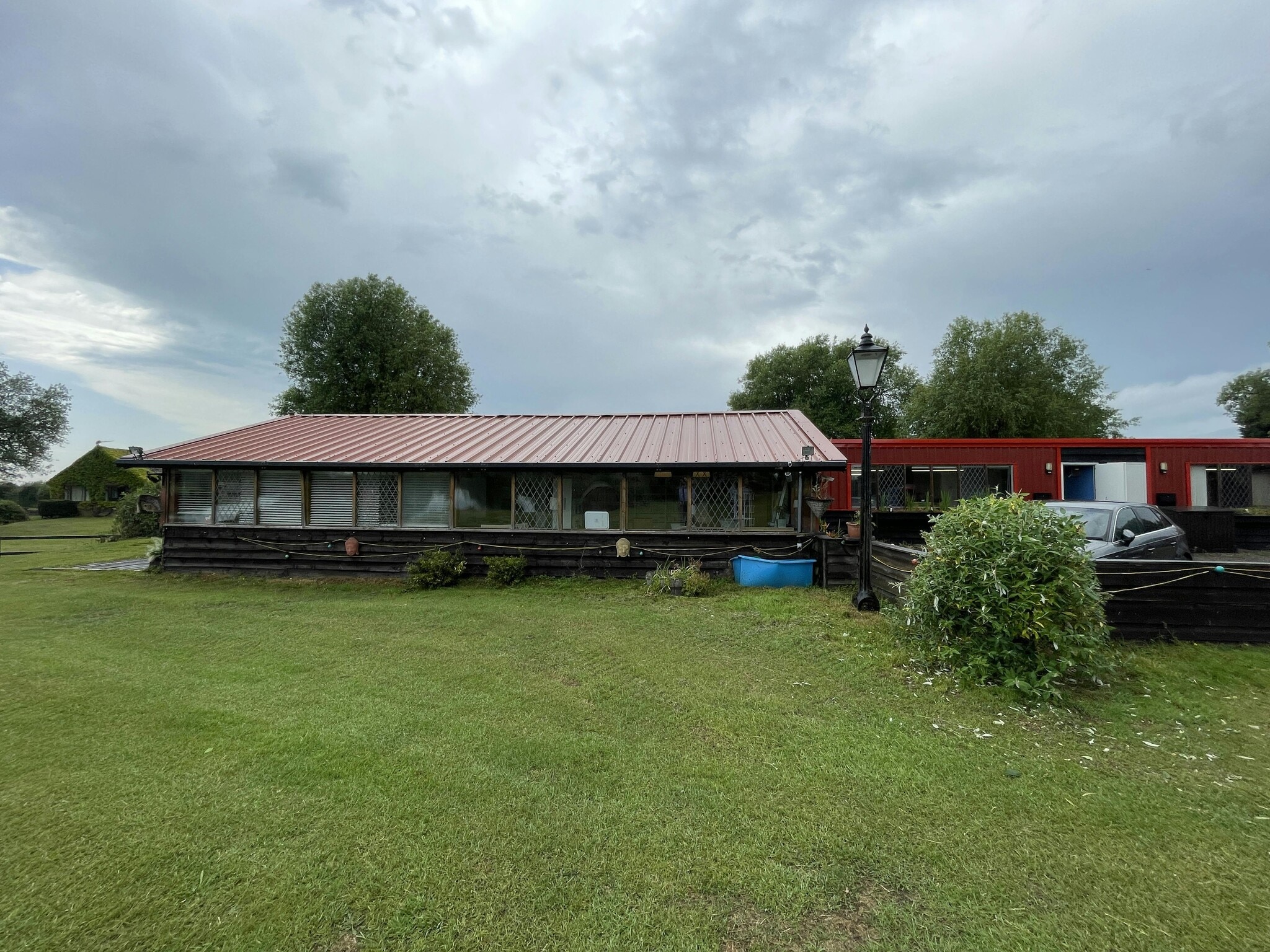 Milton Cmn, Great Milton for lease Building Photo- Image 1 of 9