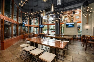 309 S Montgomery St, Portland, OR for sale Interior Photo- Image 2 of 17