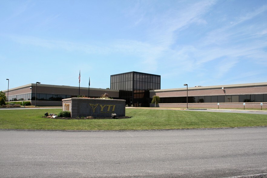 1405 Williams Rd, York, PA for sale - Building Photo - Image 1 of 1