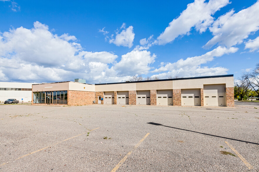 5500 W Broadway Ave, Minneapolis, MN for sale - Building Photo - Image 3 of 36