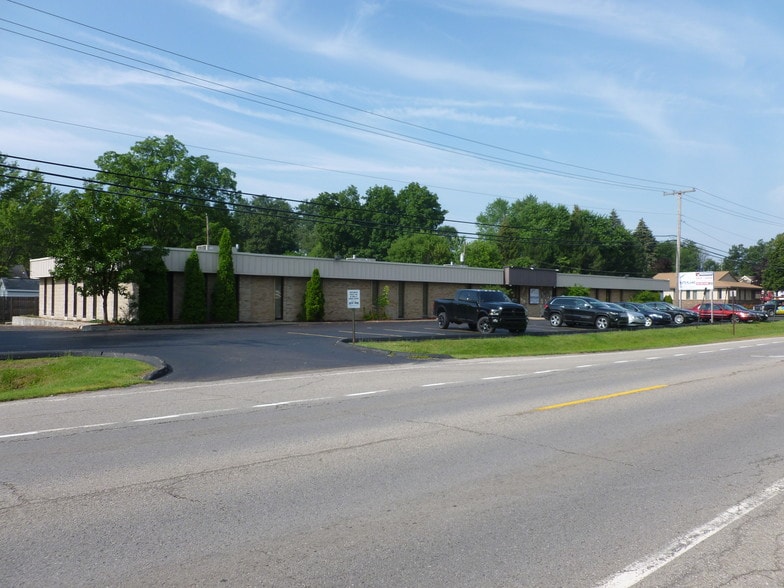 2709-2715 Pontiac Lake Rd, Waterford, MI for lease - Building Photo - Image 1 of 12