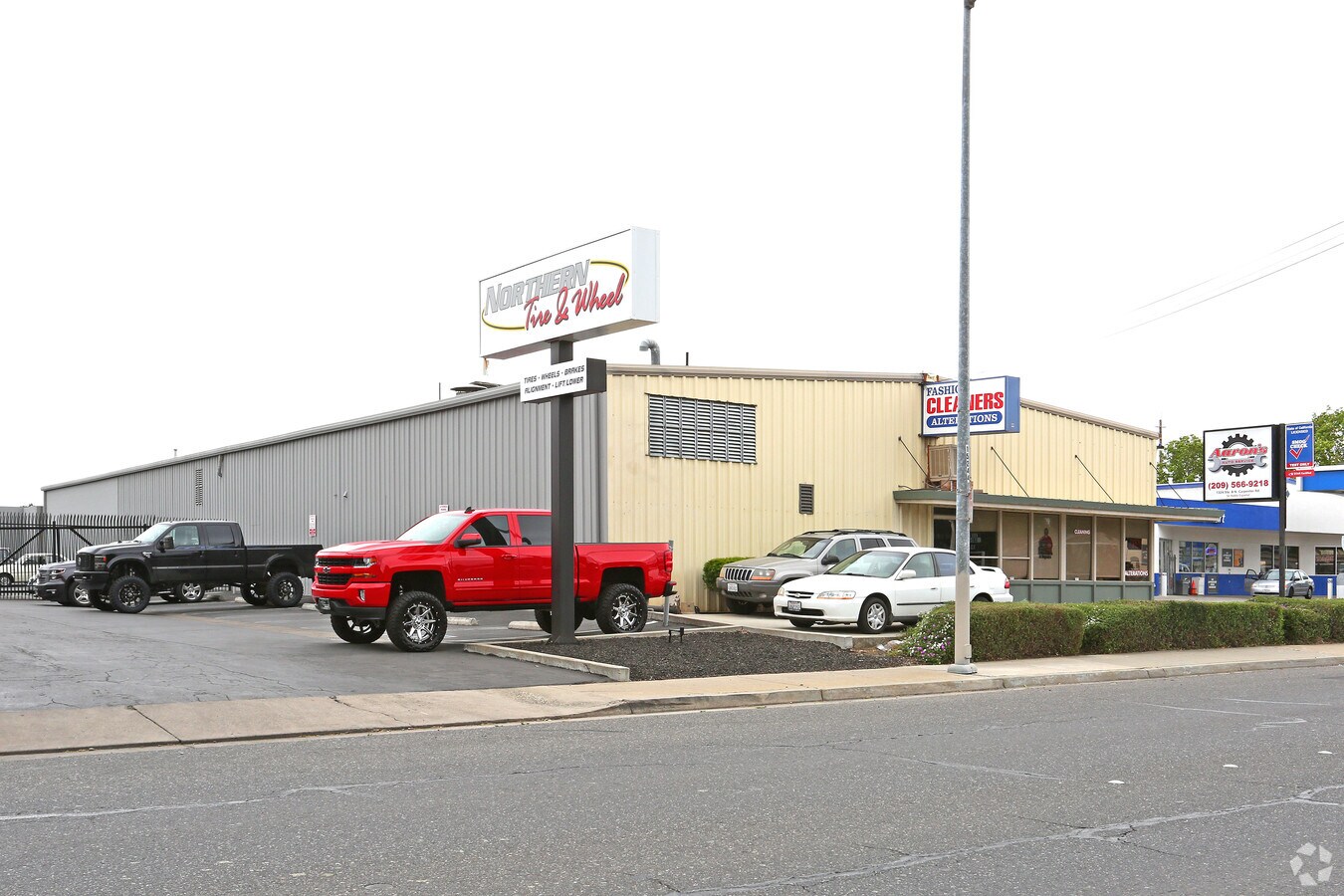 1324 N Carpenter Rd, Modesto, CA 95351