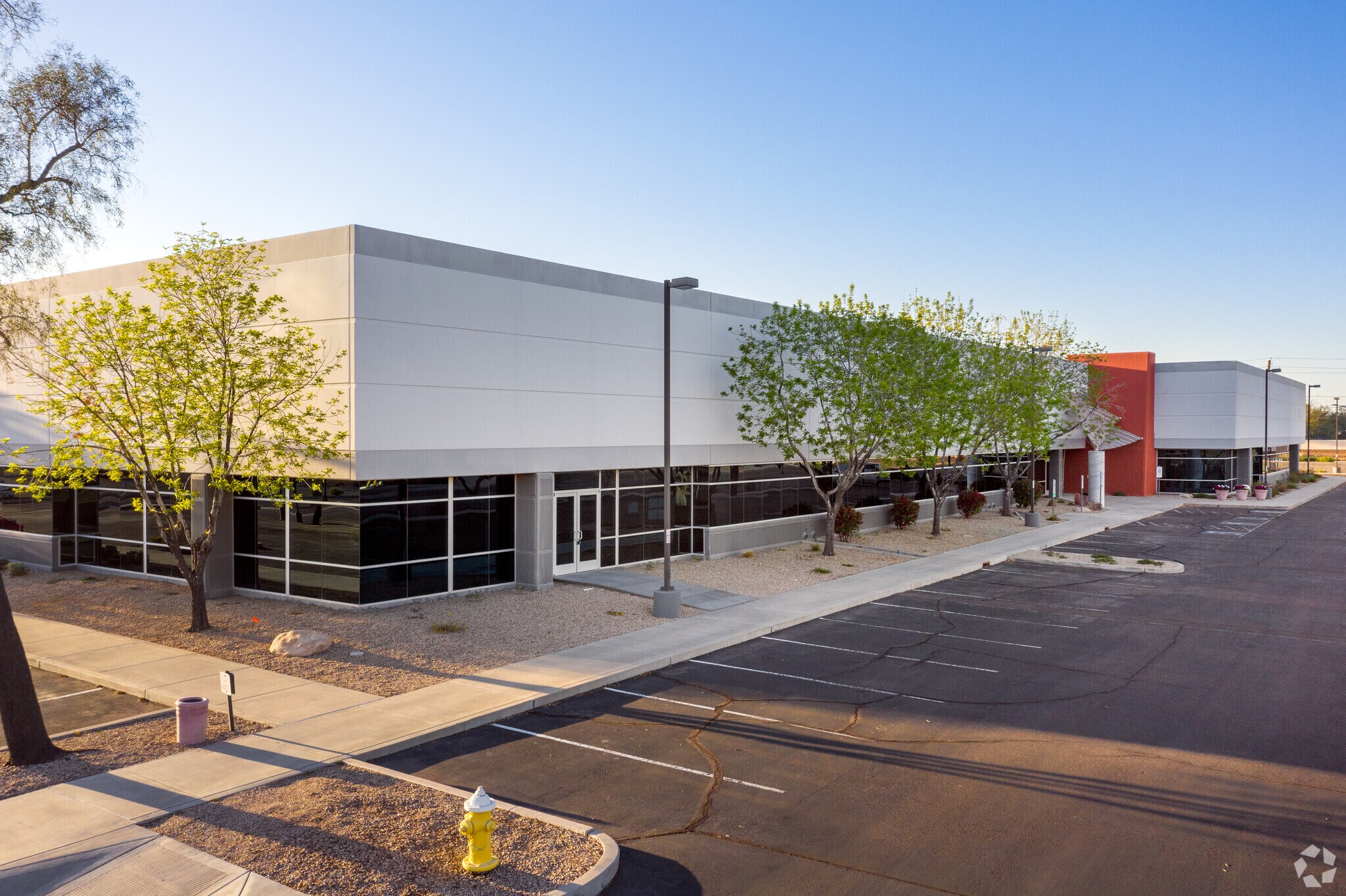 2101 W Peoria Ave, Phoenix, AZ for lease Primary Photo- Image 1 of 18