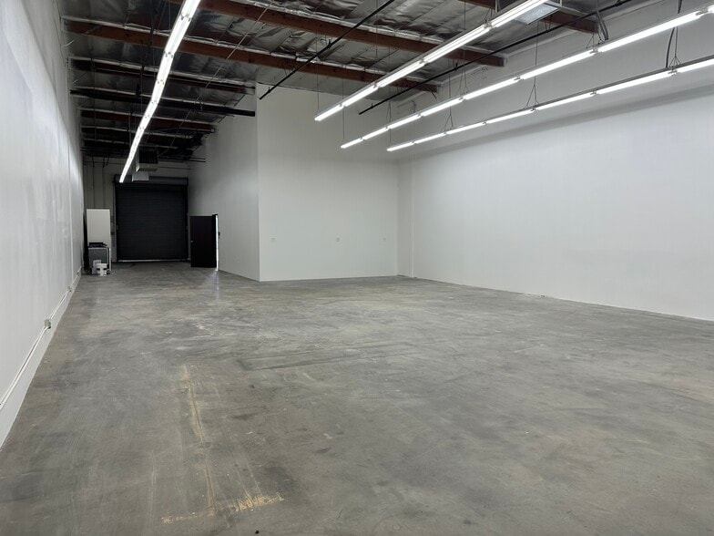 12628 Raymer St, North Hollywood, CA for lease - Building Photo - Image 3 of 9