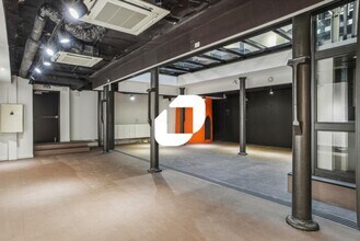 247 Rue Du Faubourg Saint-Martin, Paris for sale Interior Photo- Image 2 of 11