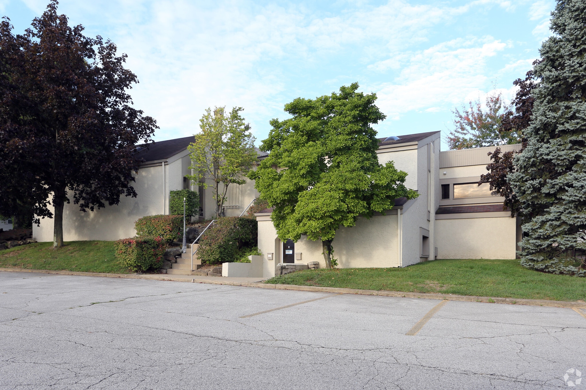 1749 S Raccoon Rd, Youngstown, OH for lease Primary Photo- Image 1 of 9