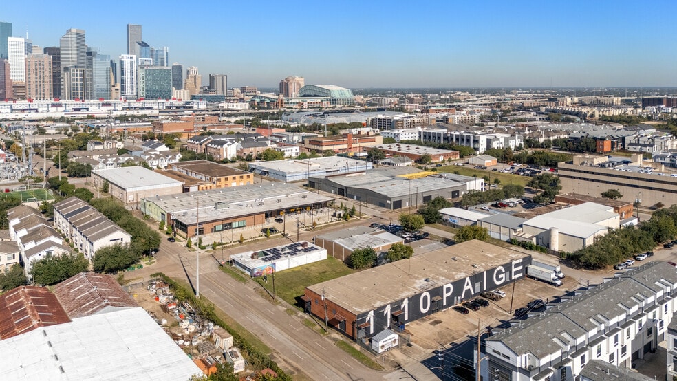 1110 Paige St, Houston, TX for sale - Building Photo - Image 2 of 19