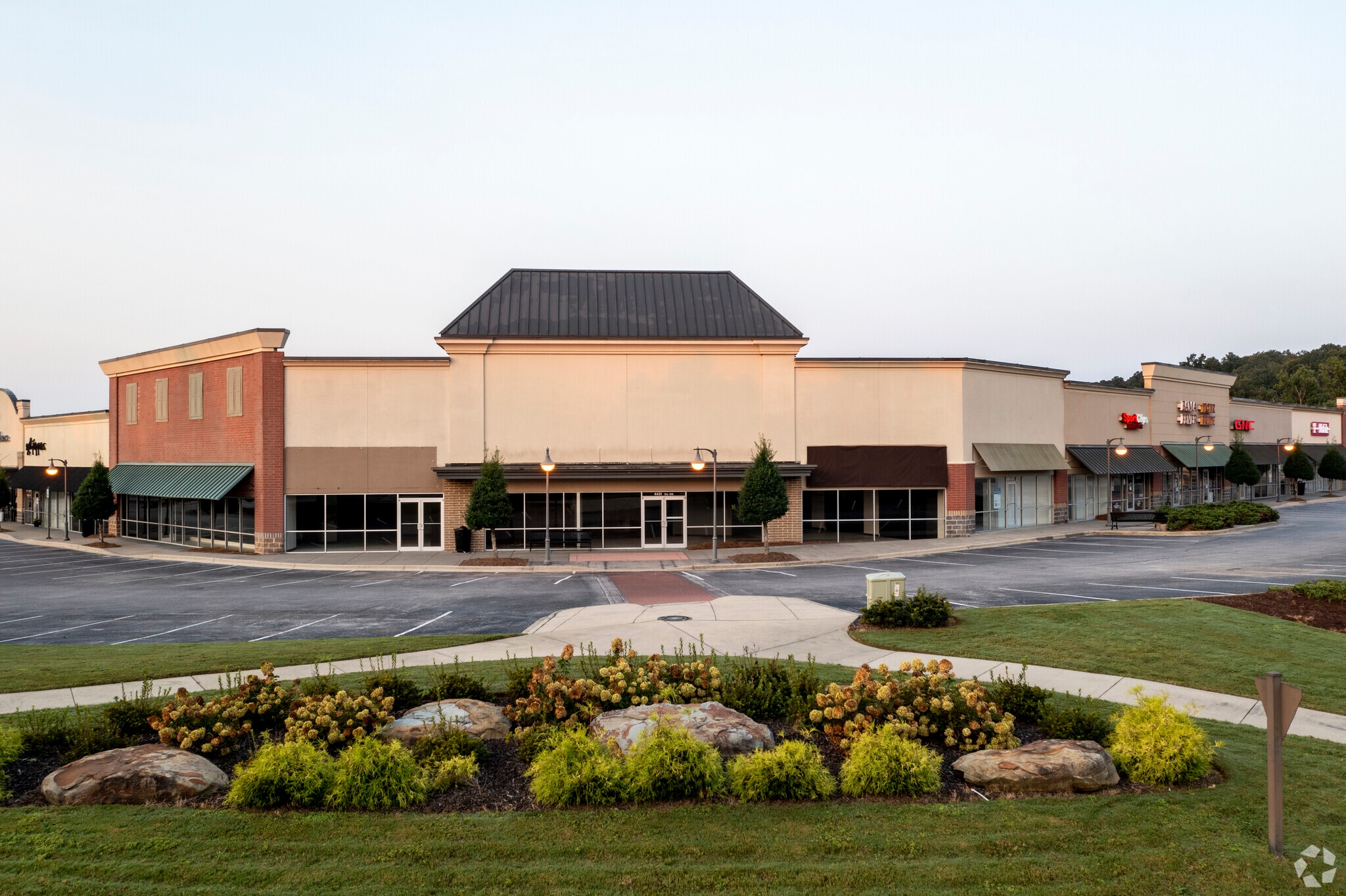 4421-4445 Creekside Ave, Hoover, AL for sale Primary Photo- Image 1 of 1