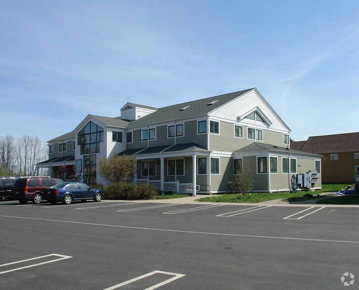 2 Bay Rd, Hadley, MA 01035