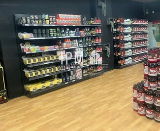 More details for 6 RUE GEORGES SIMENON, Hyères - Retail for Lease