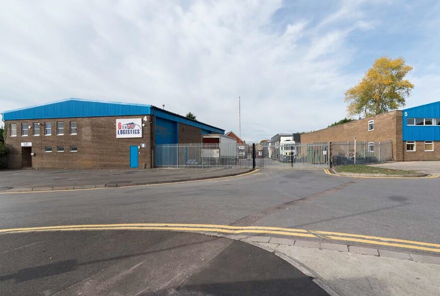 Headlands Trading Estate, Swindon for lease - Primary Photo - Image 1 of 1