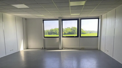 Flex in Égly for lease Building Photo- Image 2 of 7