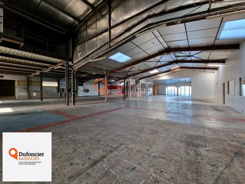 Office in Poitiers for lease - Interior Photo - Image 2 of 12