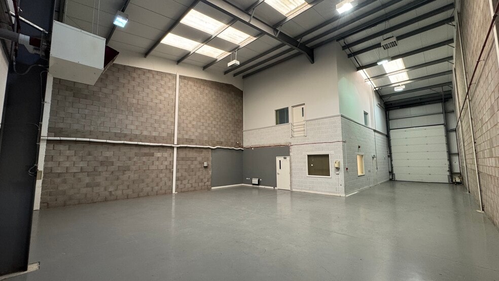 Spitfire Clos, Coventry for lease - Interior Photo - Image 3 of 11