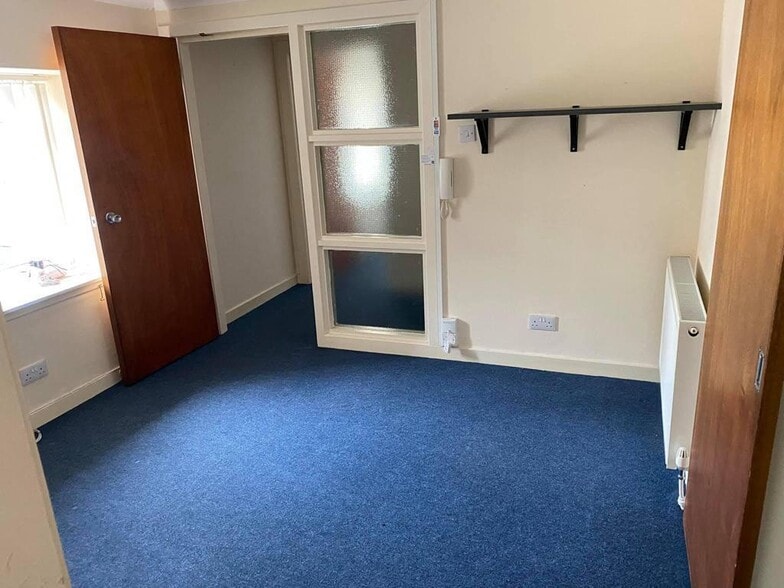 12-14 High Glencairn St, Kilmarnock for lease - Building Photo - Image 2 of 5