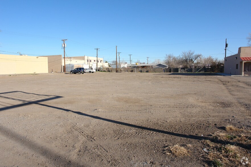 141 Osuna Rd NE, Albuquerque, NM 87107