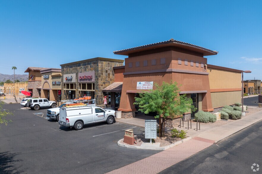 1342 W Warner Rd, Tempe, AZ for lease - Primary Photo - Image 1 of 25