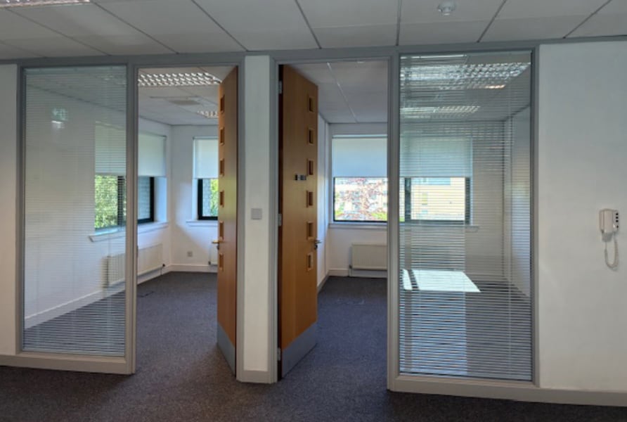 1 Carradale Cres, Cumbernauld for lease Interior Photo- Image 1 of 4