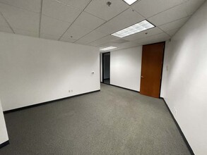 710 Lakeway Dr, Sunnyvale, CA for lease Building Photo- Image 1 of 4