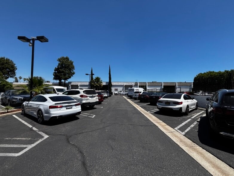 6656 Valjean Ave, Van Nuys, CA for lease - Building Photo - Image 3 of 5