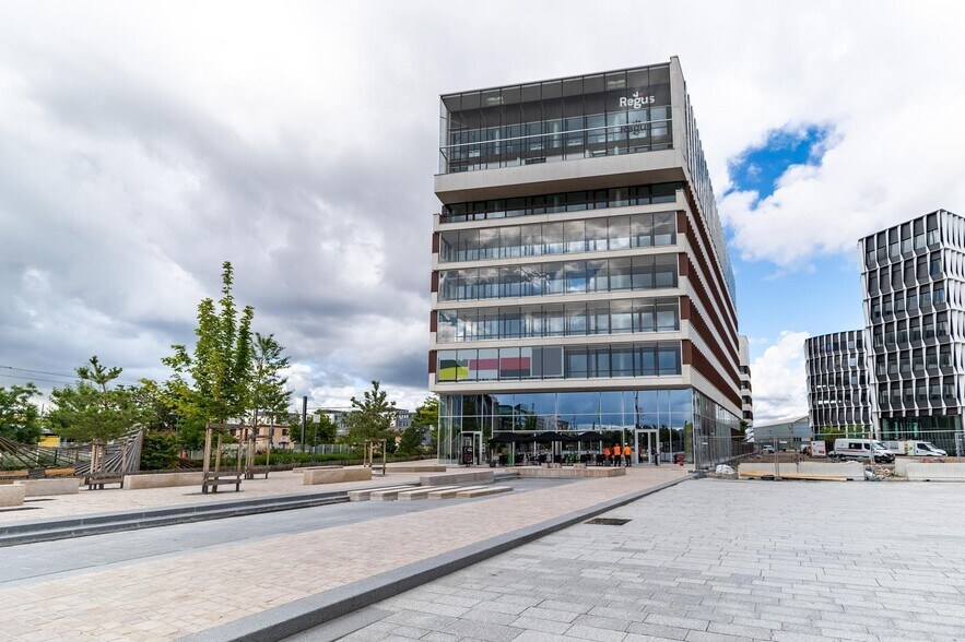 1 Esplanade Miriam Makeba, Villeurbanne for lease - Building Photo - Image 3 of 39