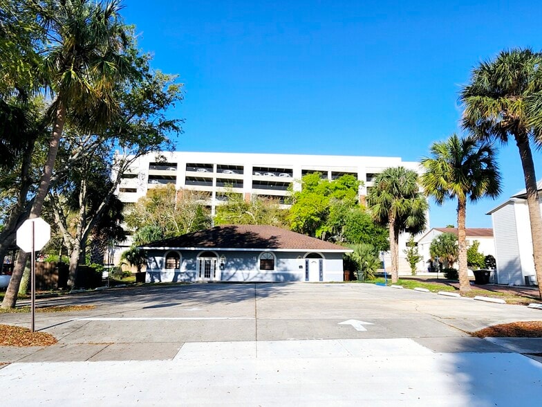 10 S Orlando Ave, Kissimmee, FL for lease - Building Photo - Image 2 of 14